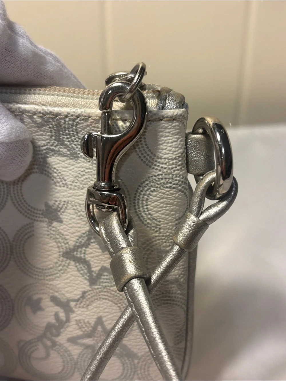EUC Coach Waverly Signature Op Art Star Print Wristlet